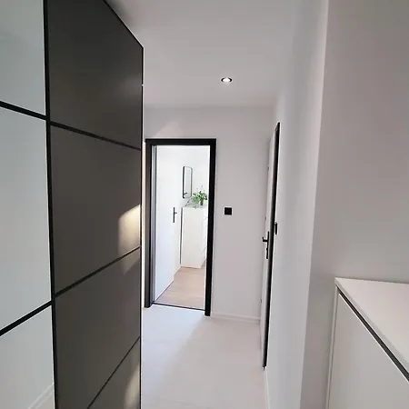 Apartment With Street Parking, 3d Floor, No Elevator Chorzow