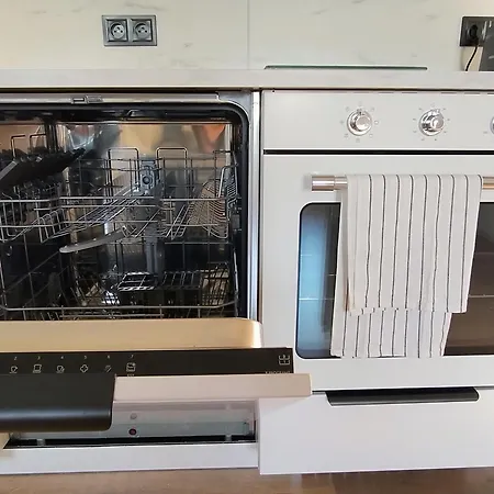 #22, Free Parking, Self Check-in, Perfect Location For Katowice, Chorzow, And Dts, 3rd Floor - No Elevator