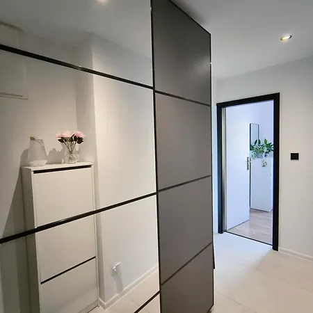 Sova Haus Chorzow, Katowice, Stadion Slaski, 24h Self Check-in, Free Parking, Shops 5 Min Walk, No Elevator-3rd Floor * Chorzów