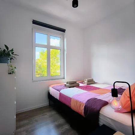 Sova Haus Chorzow, Katowice, Stadion Slaski, 24h Self Check-in, Free Parking, Shops 5 Min Walk, No Elevator-3rd Floor Lejlighed