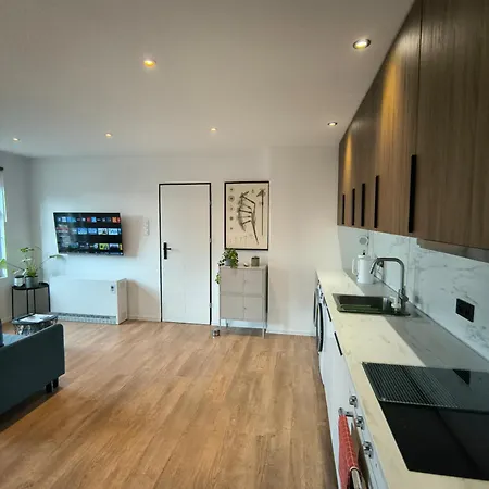 Sova Haus Chorzow, Katowice, Stadion Slaski, 24h Self Check-in, Free Parking, Shops 1 Min Walk, No Elevator-3rd Floor *