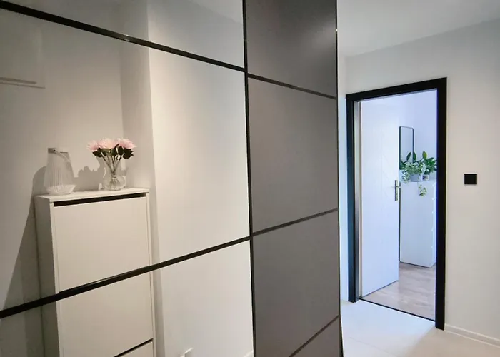 Sova Haus Chorzow, Katowice, Stadion Slaski, 24h Self Check-in, Free Parking, Shops 5 Min Walk, No Elevator-3rd Floor * Chorzów